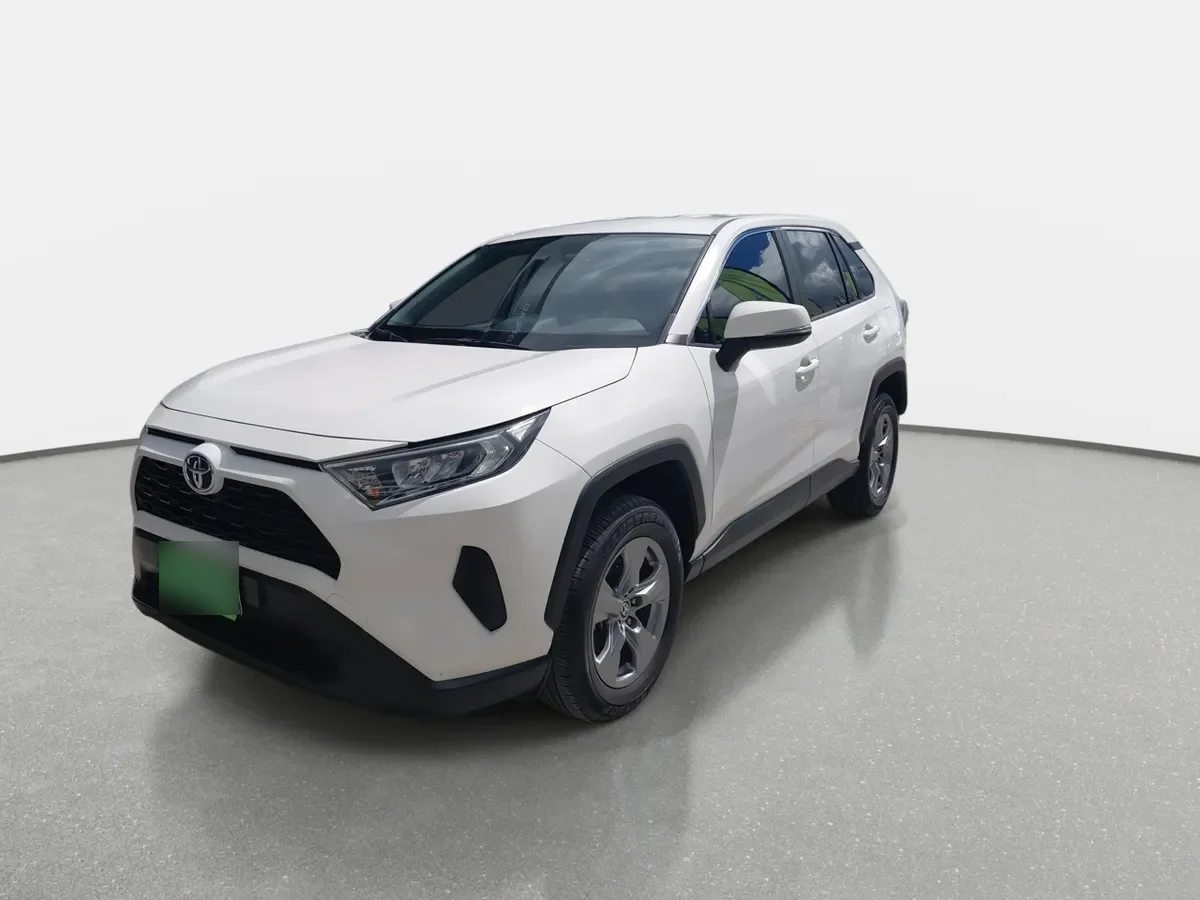 Toyota Rav 4 2.0 Le 4x2 Mt 5p año 2022