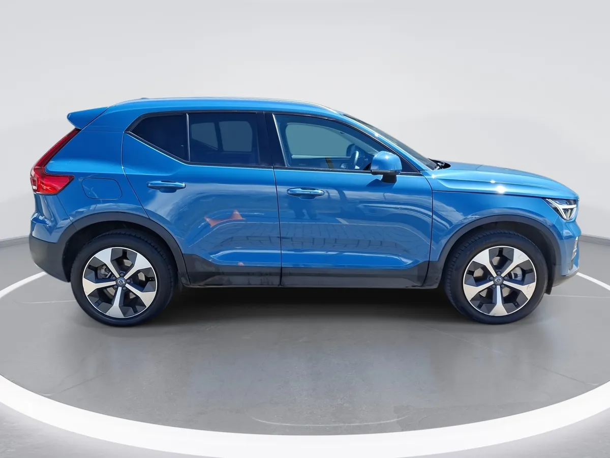 Volvo Xc40 2.0 B4 Plus Hibrido Fwd 4x2 At 5p año 2025