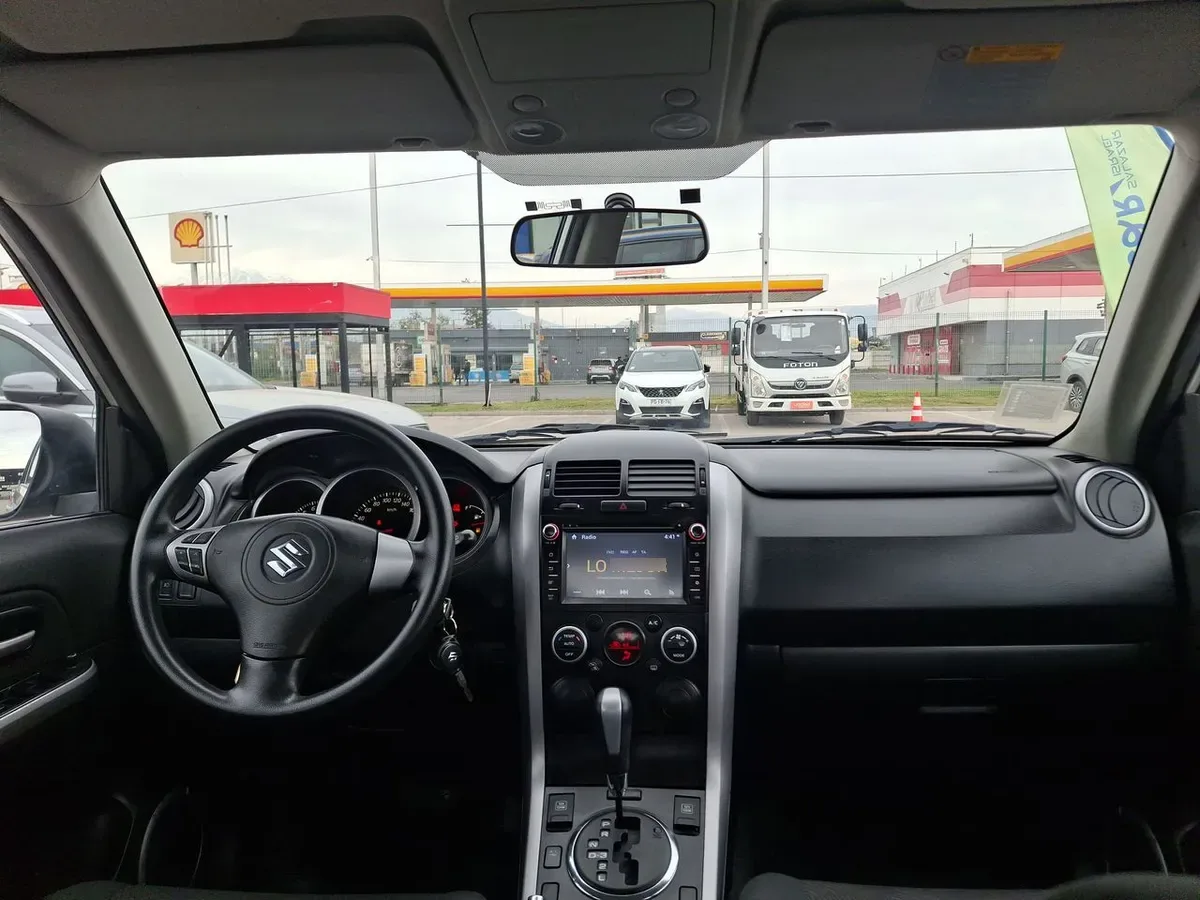 Suzuki Grand Nomade 2.4 Glx Se 2wd At 5p año 2019