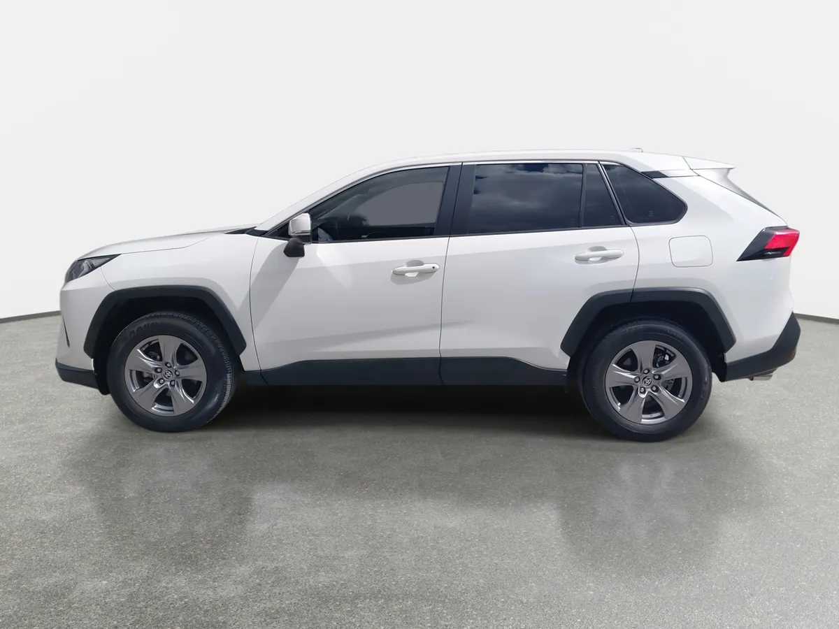Toyota Rav 4 2.0 Le 4x2 Mt 5p año 2022