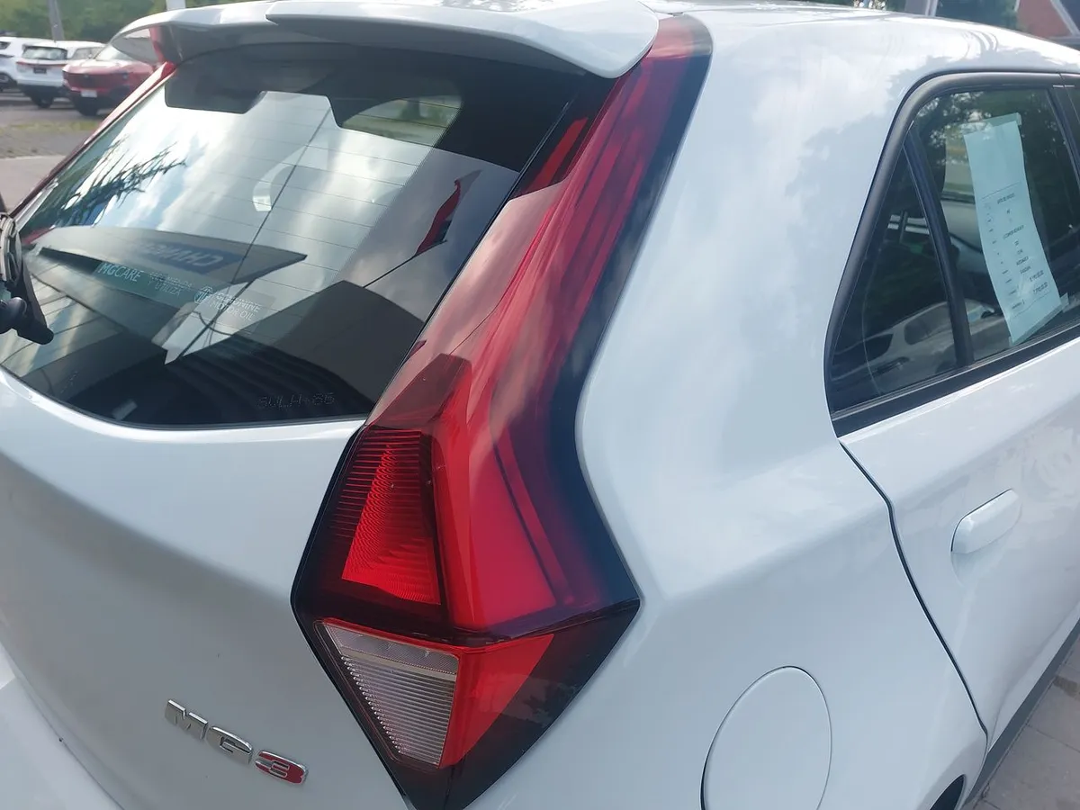 MG Mg 3 1.5 Comfort 4x2 Hb At 5p año 2023