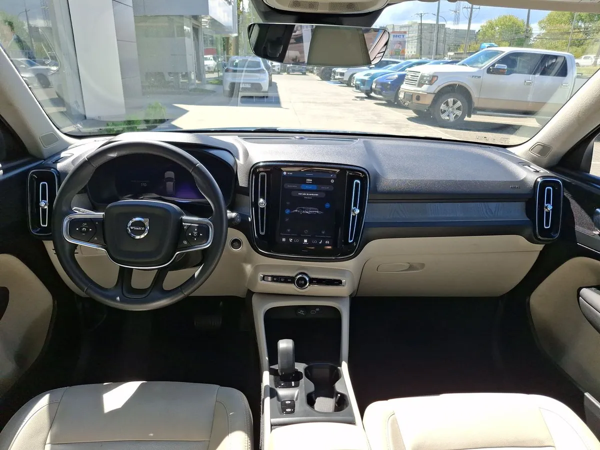 Volvo Xc40 2.0 B4 Plus Hibrido Fwd 4x2 At 5p año 2025