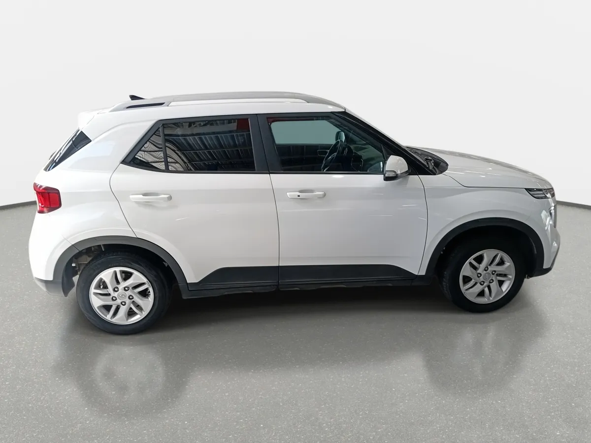 Hyundai Venue 1.6 Qx Value 4x2 Mt 5p año 2020