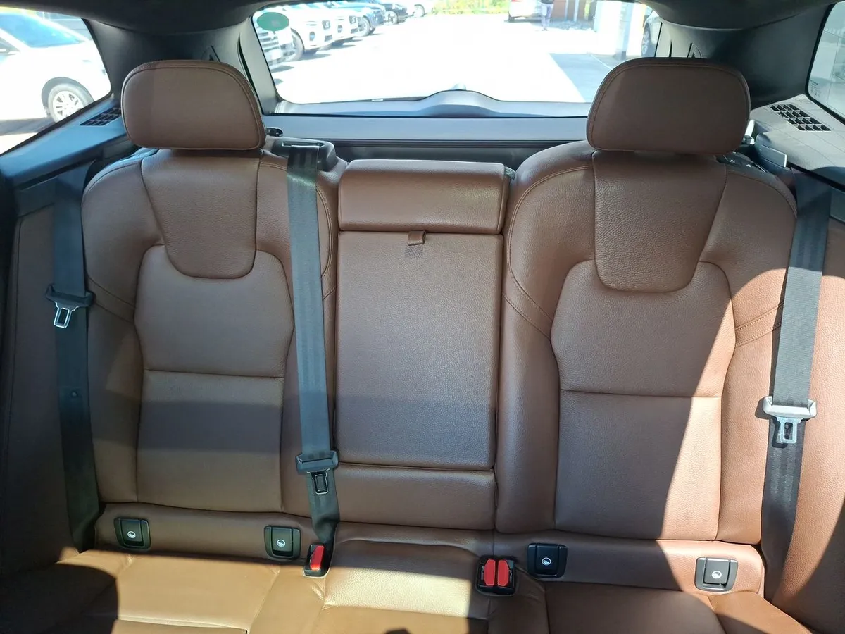 Volvo Xc60 2.0 T8 Recharge Plus Hybrid Awd At 5p año 2025