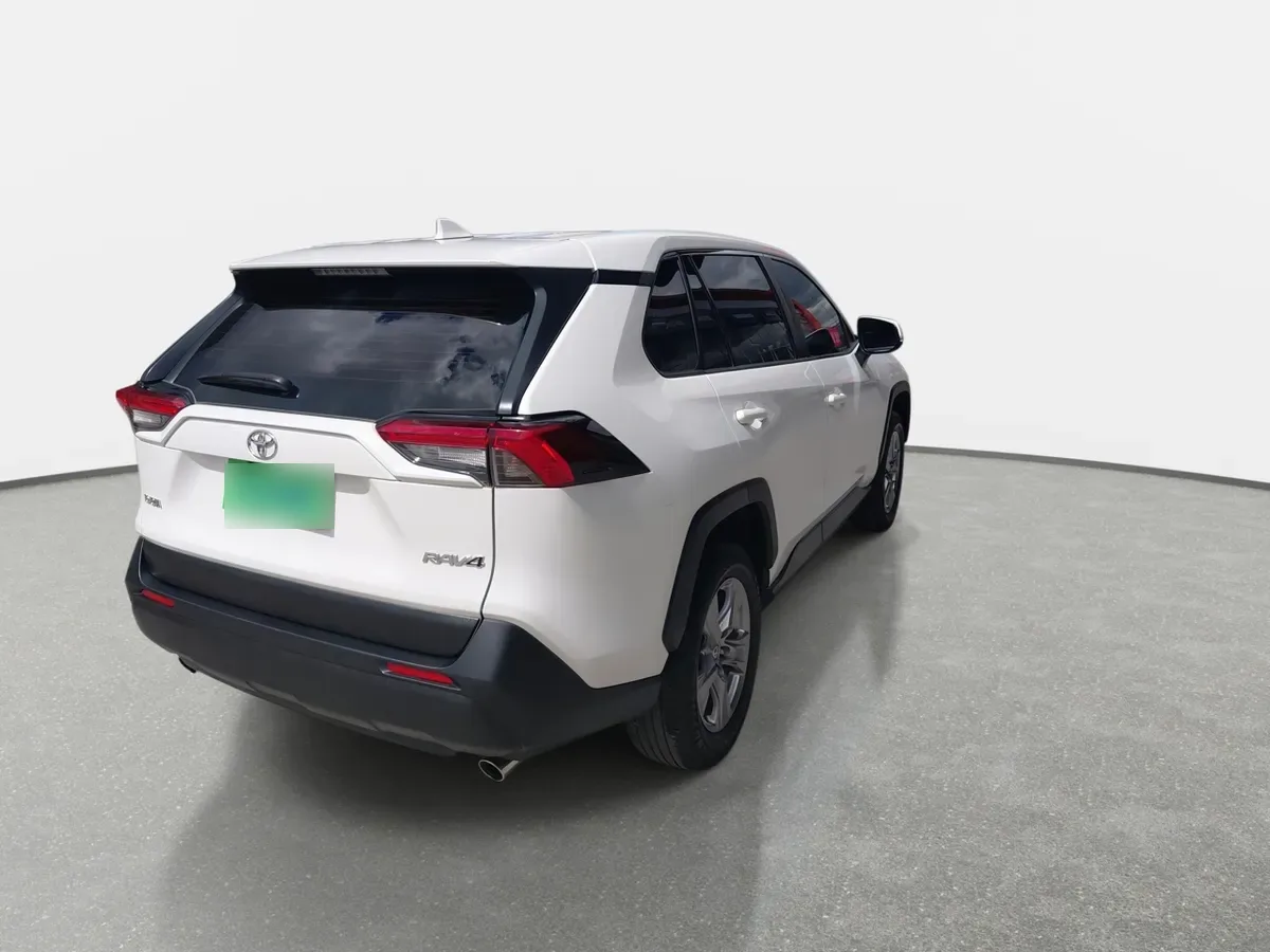Toyota Rav 4 2.0 Le 4x2 Mt 5p año 2022