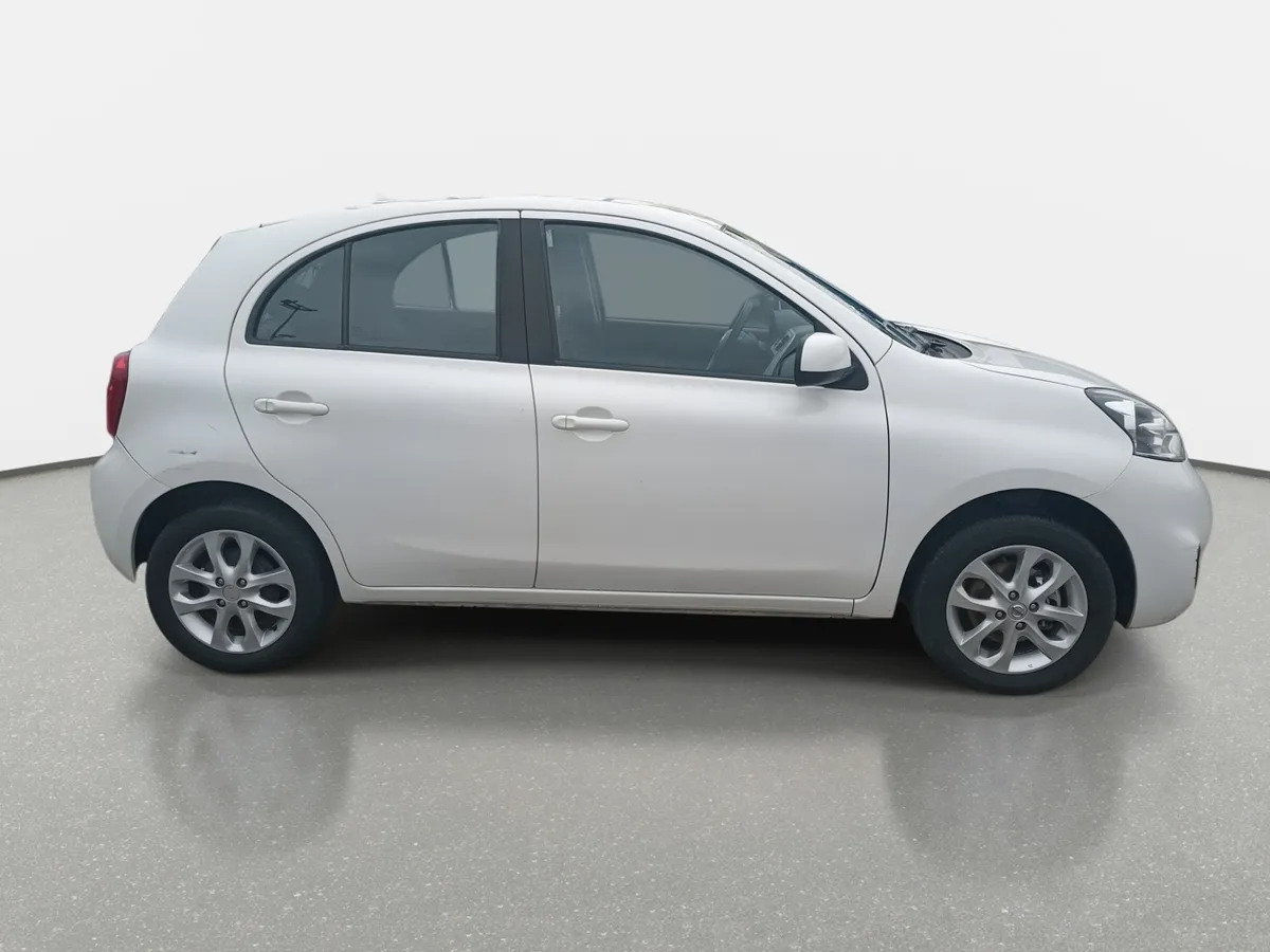 Nissan March 1.6 Sport Sense 4x2 Mt 5p año 2021