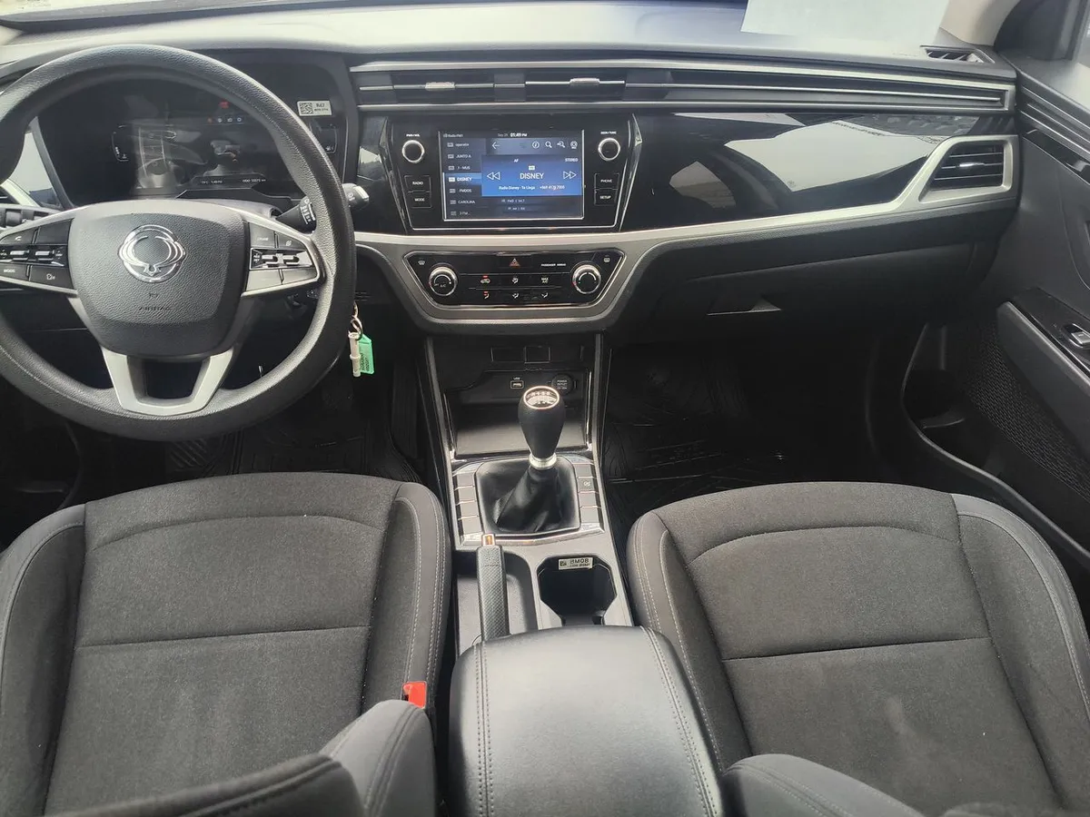Ssangyong Korando 1.5 Lx Cg100 4x2 Mt 5p año 2021