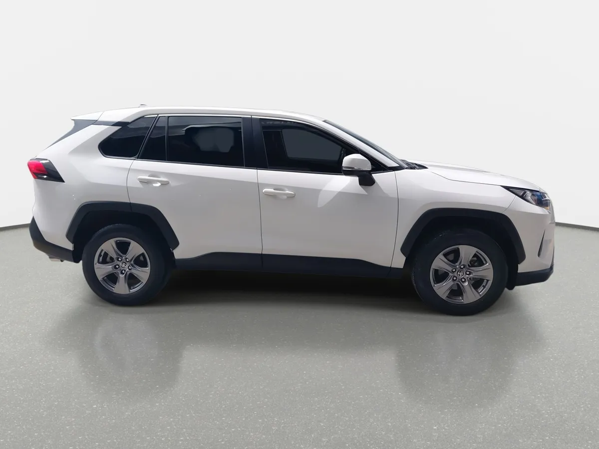 Toyota Rav 4 2.0 Le 4x2 Mt 5p año 2022