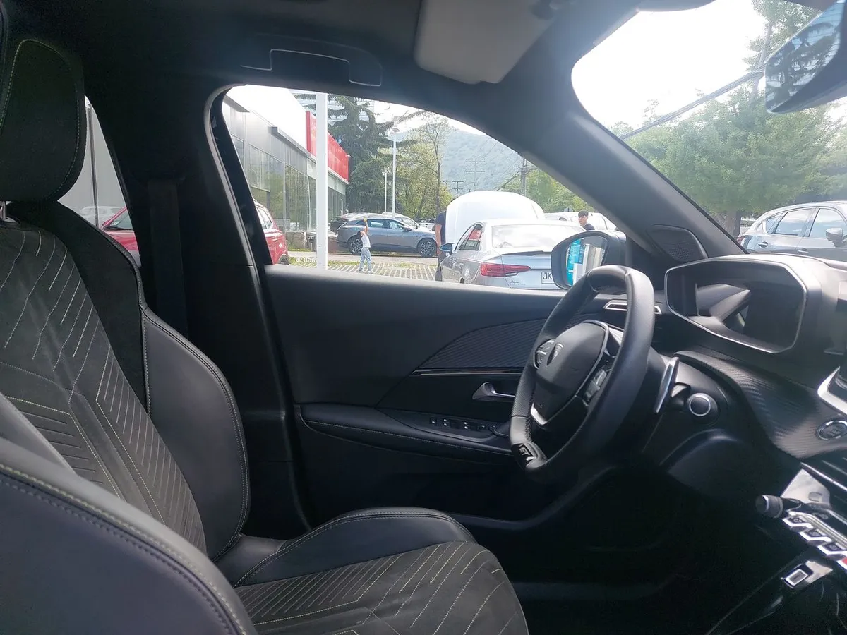 Peugeot 2008 1.5 Gt Bluehdi 130hp Diesel 4x2 Eat8 5p año 2024