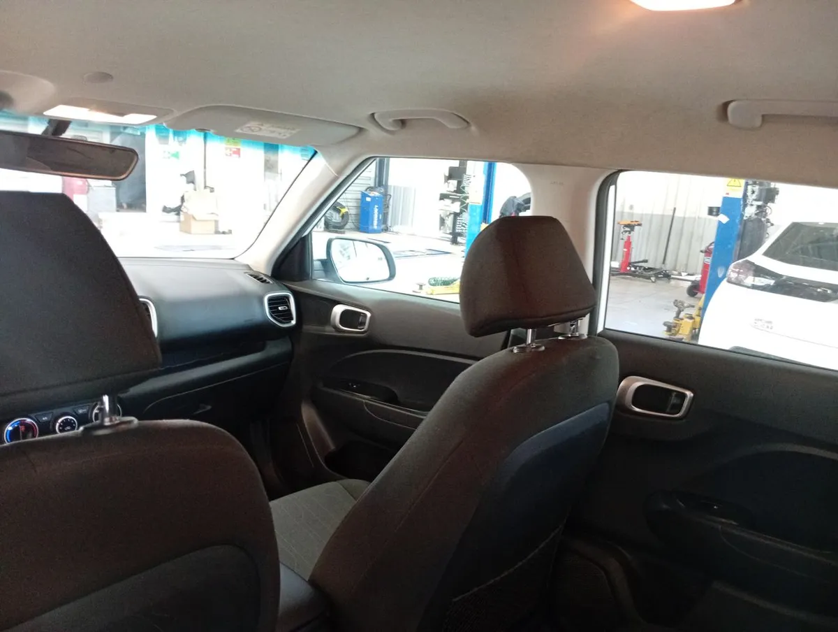 Hyundai Venue 1.6 Qx Value 4x2 Mt 5p año 2020