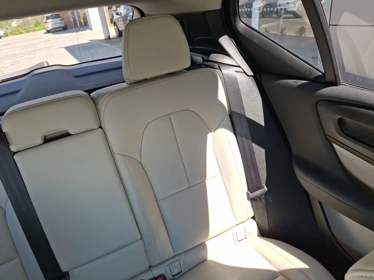 Volvo Xc40 2.0 B4 Plus Hibrido Fwd 4x2 At 5p año 2025