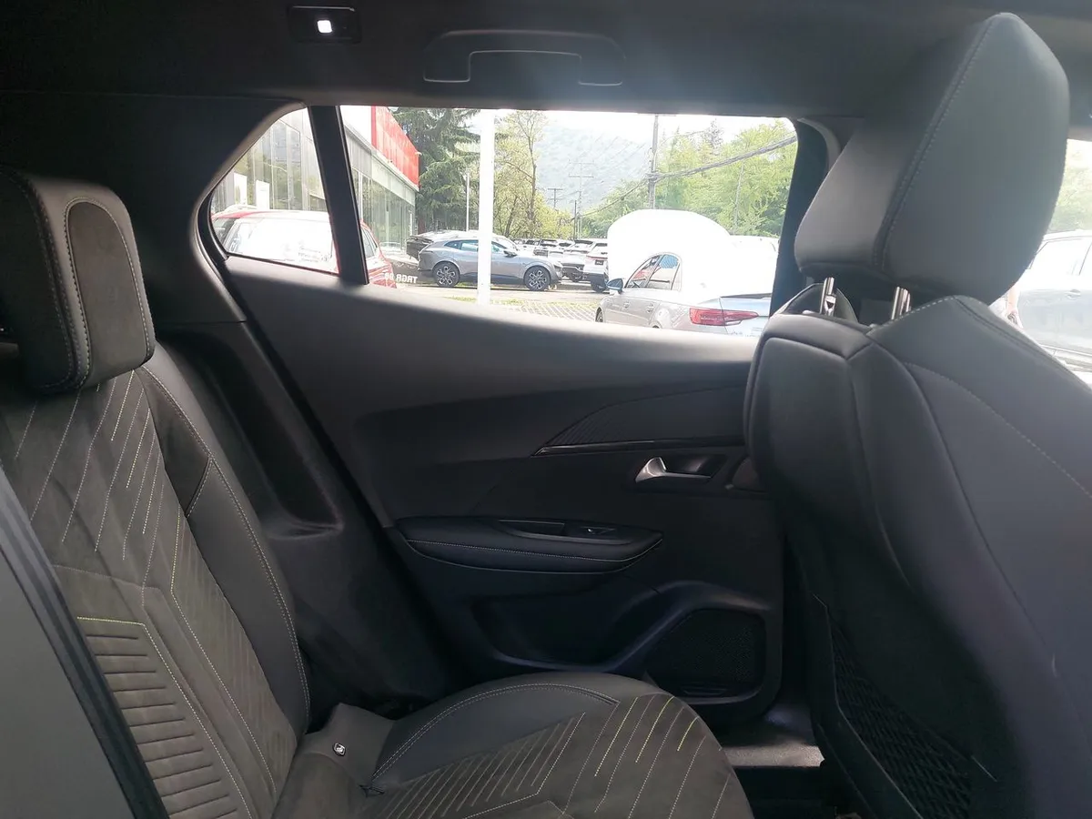 Peugeot 2008 1.5 Gt Bluehdi 130hp Diesel 4x2 Eat8 5p año 2024