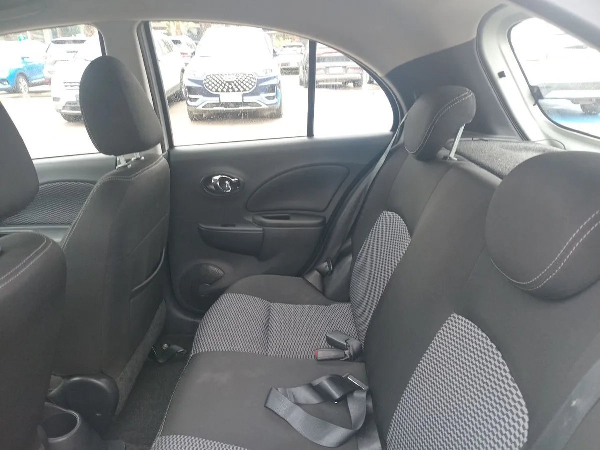 Nissan March 1.6 Sport Sense 4x2 Mt 5p año 2021