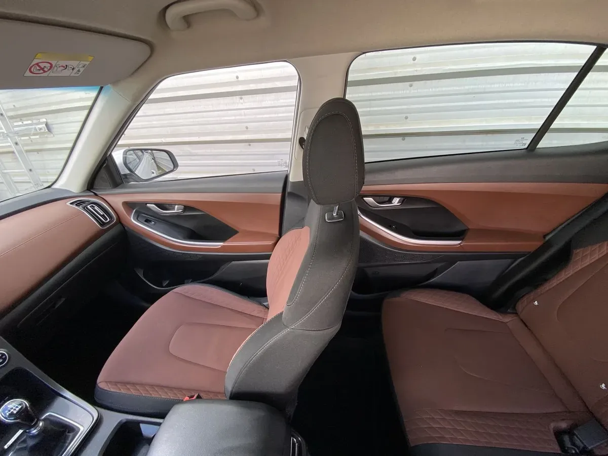 Hyundai Creta Grand 2.0 Plus Su2i 4x2 Mt 5p año 2025