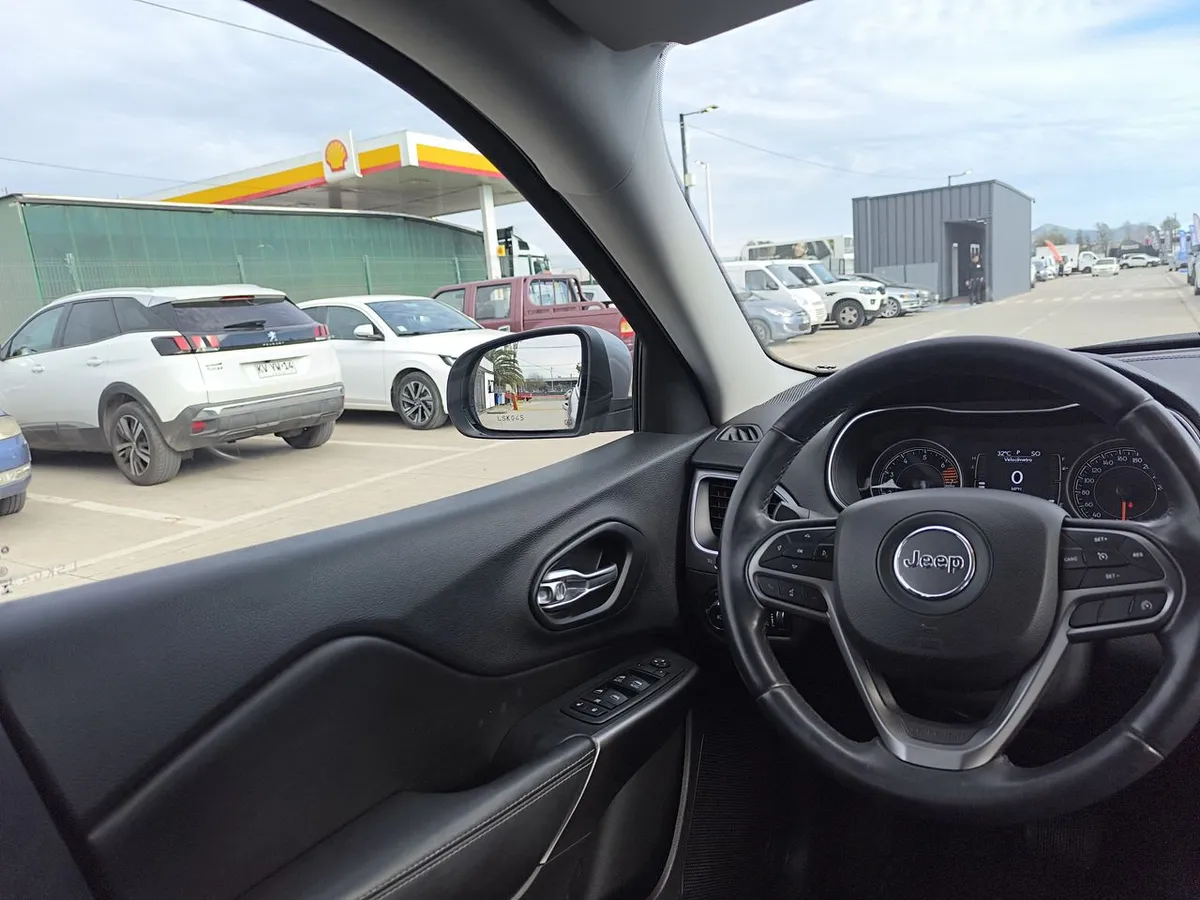 Jeep Cherokee 2.4 Longitude 4x2 At 5p año 2020