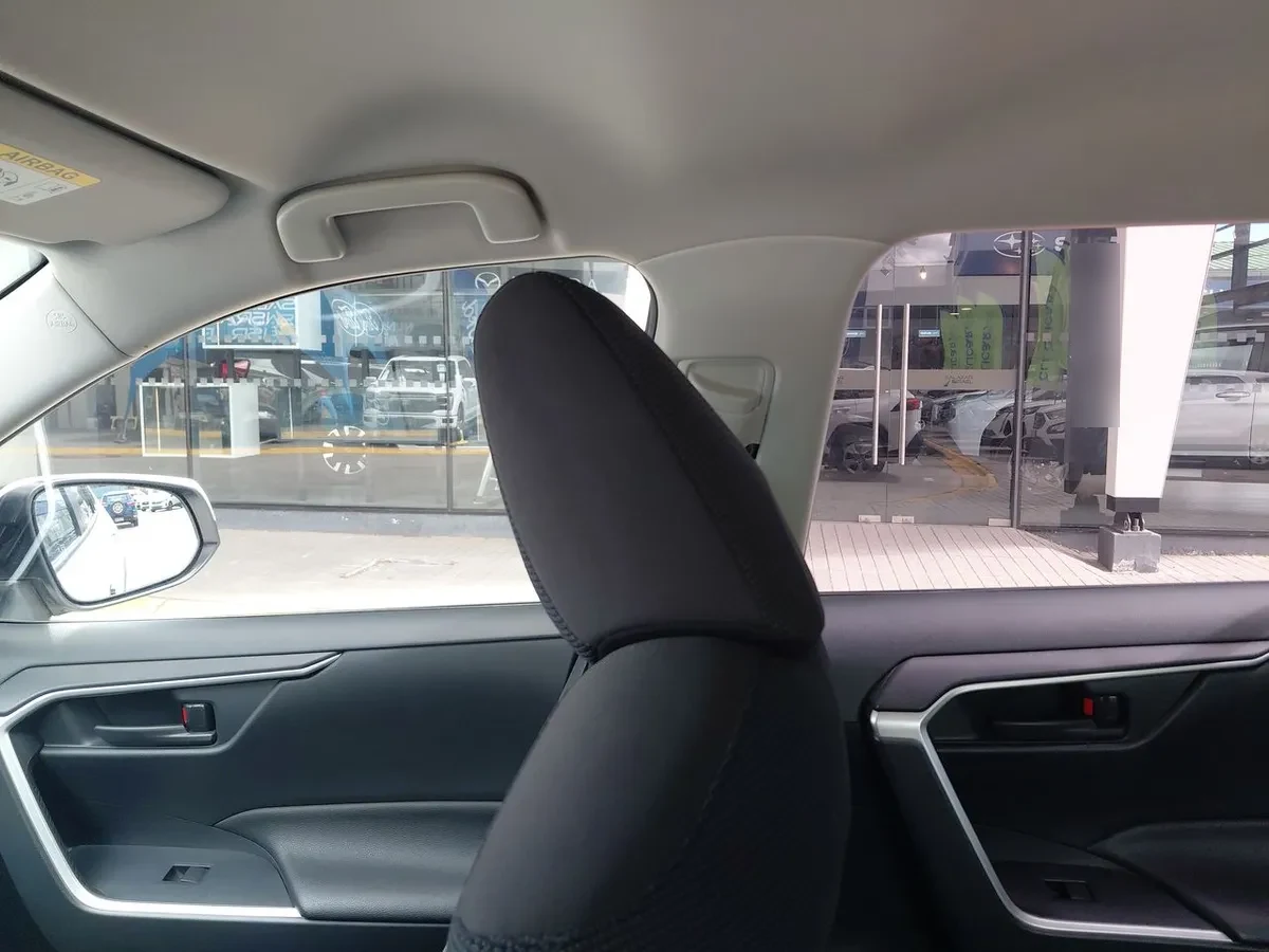 Toyota Rav 4 2.0 Le 4x2 Mt 5p año 2022