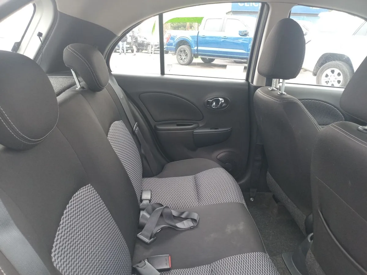 Nissan March 1.6 Sport Sense 4x2 Mt 5p año 2021
