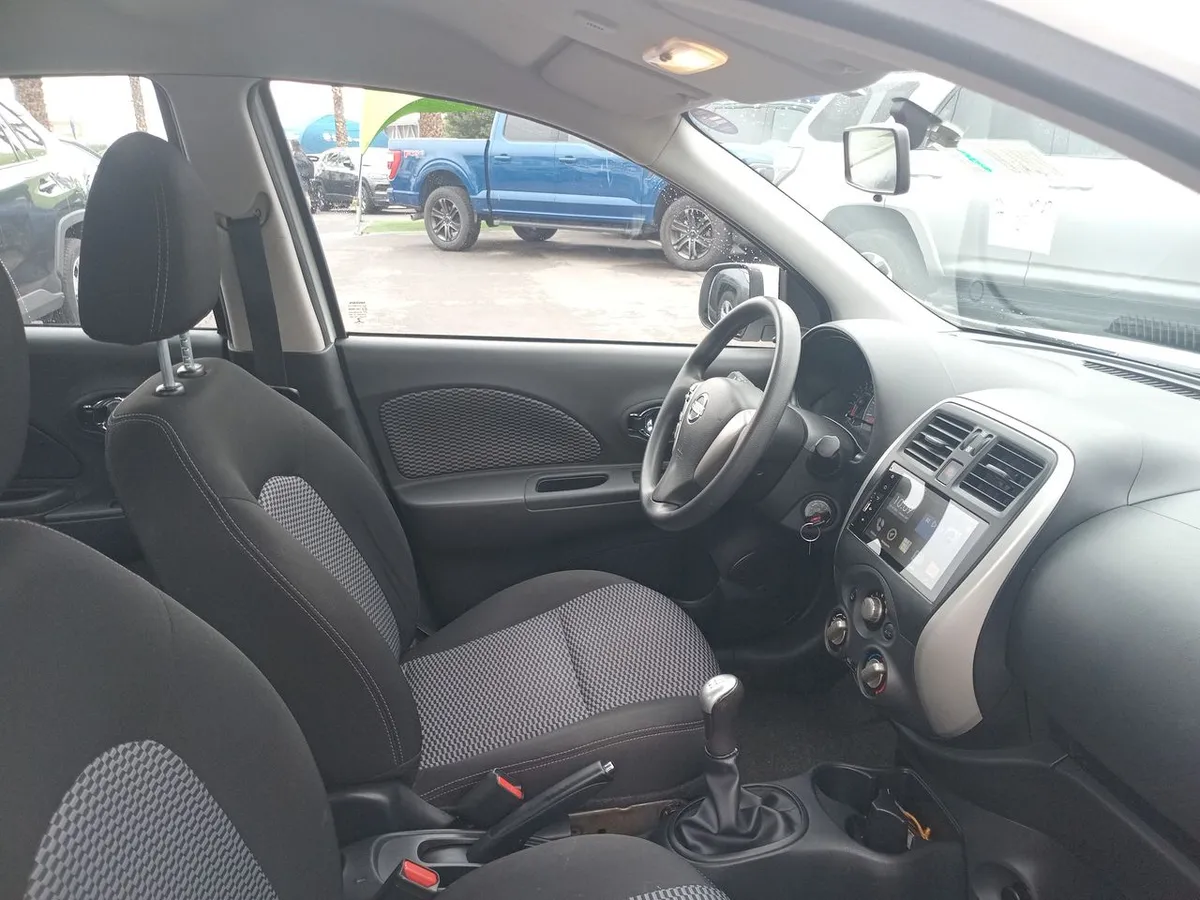Nissan March 1.6 Sport Sense 4x2 Mt 5p año 2021