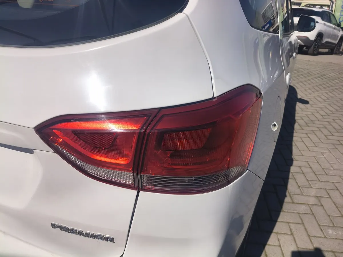 Chevrolet Spin 1.8 Premier 4x2 Mt 5p año 2022