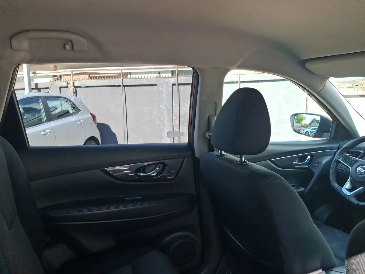 Nissan X-Trail 2.5 Sense Mc 4x2 Cvt At 5p año 2022