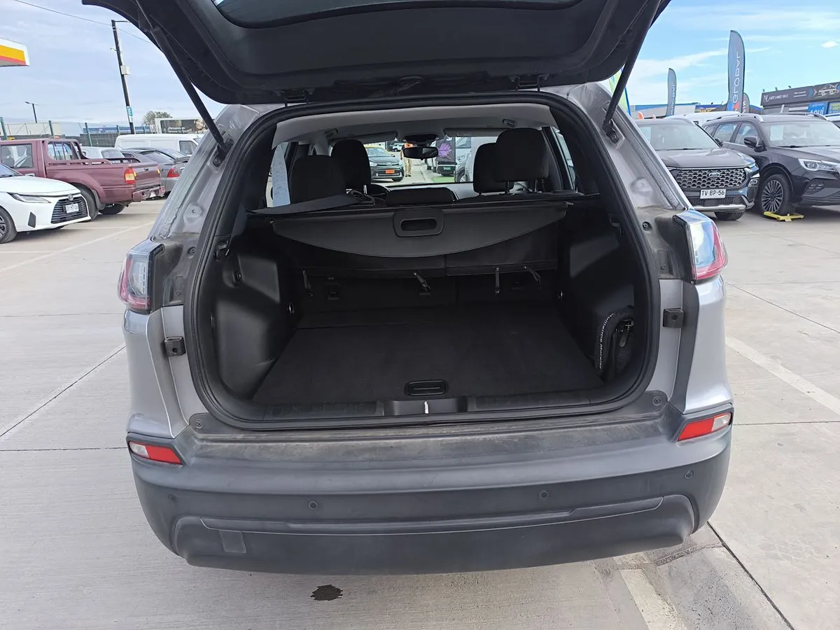 Jeep Cherokee 2.4 Longitude 4x2 At 5p año 2020