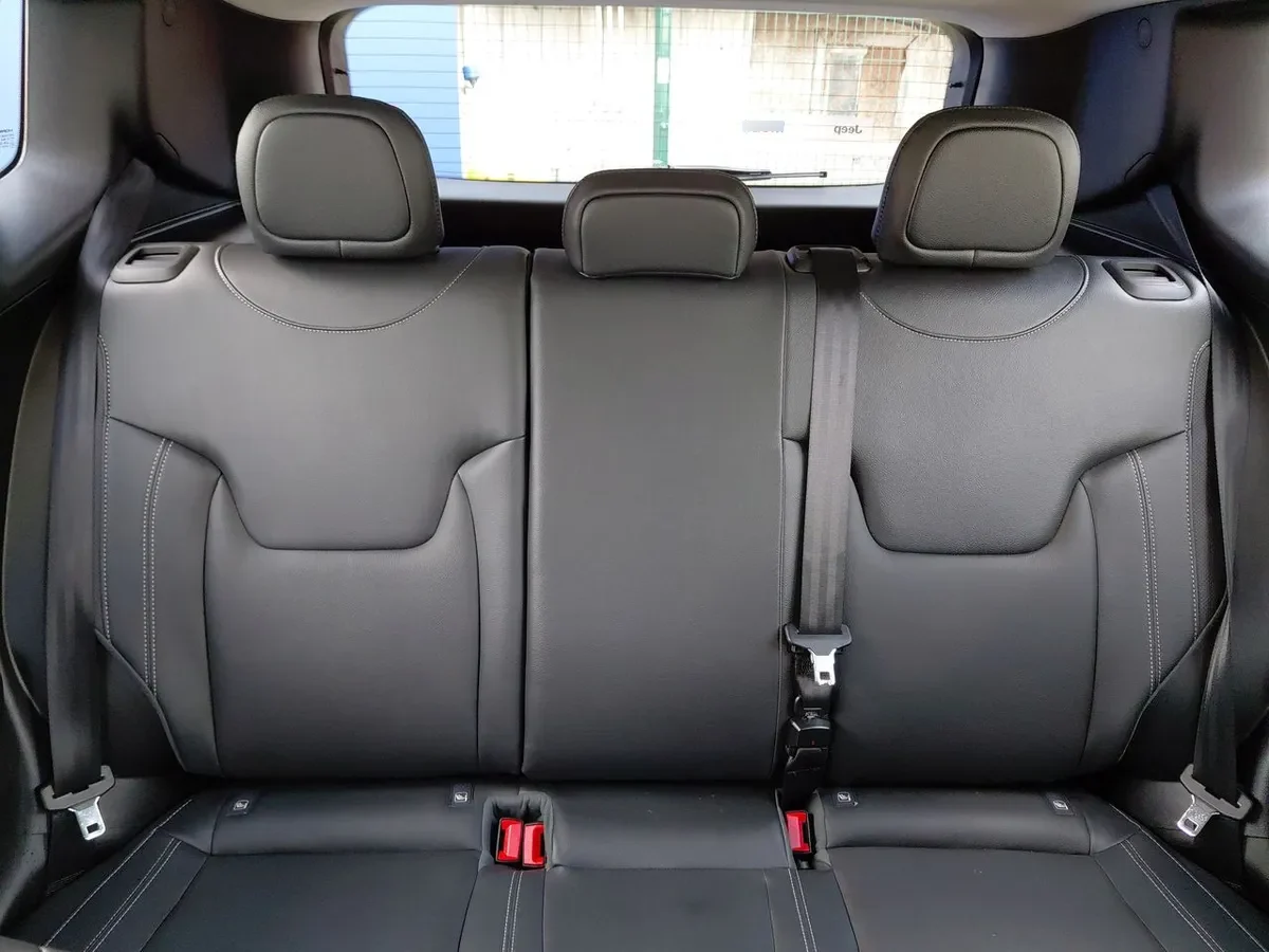 Jeep Renegade 1.3t Longitude 4x2 At 5p año 2025