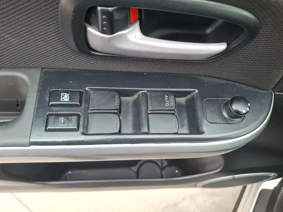 Suzuki Grand Nomade 2.4 Glx Se 2wd At 5p año 2019
