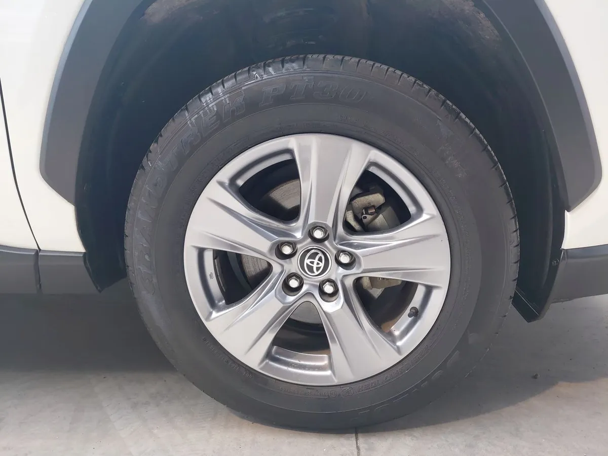 Toyota Rav 4 2.0 Le 4x2 Mt 5p año 2022