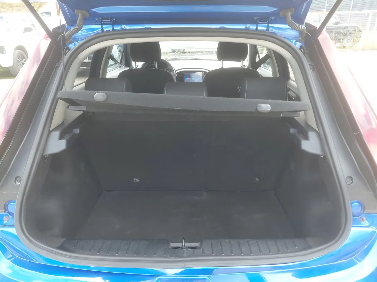 MG 3 1.5 Std 4x2 Hb Mt 5p año 2022