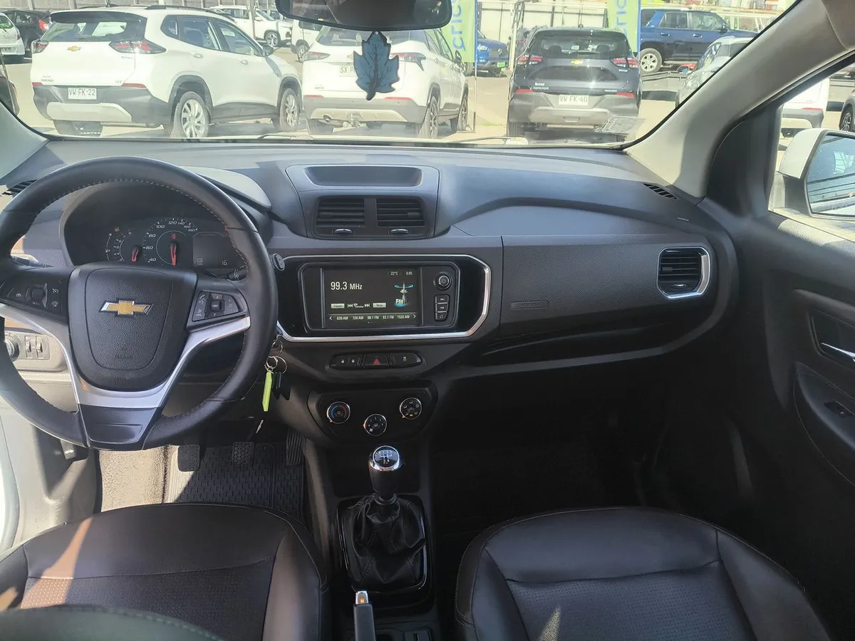Chevrolet Spin 1.8 Premier 4x2 Mt 5p año 2022