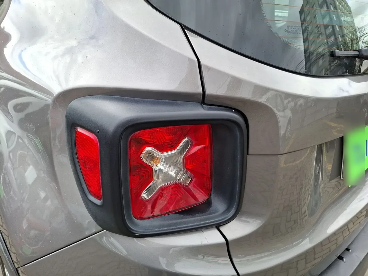 Jeep Renegade 1.8 Sport Lx 4x2 Radio 5 Mt 5p año 2019