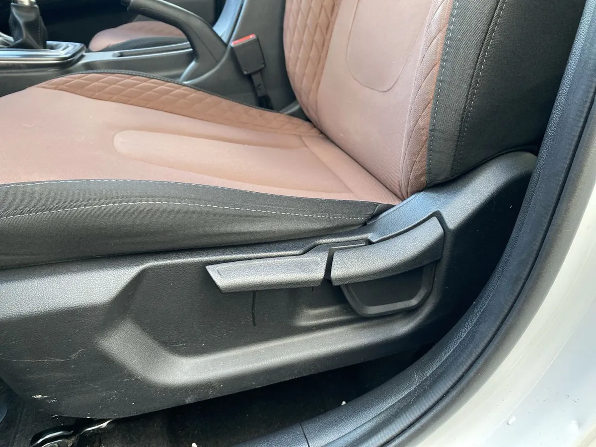 Hyundai Creta Grand 2.0 Plus Su2i 4x2 Mt 5p año 2025
