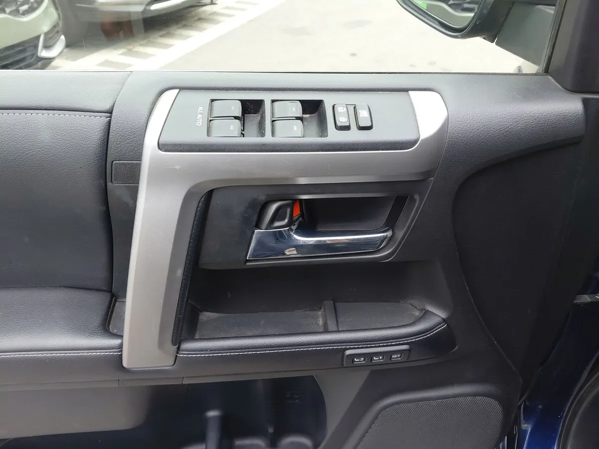 Toyota 4runner 4.0 Limited Euro V 4x2 At 5p año 2018