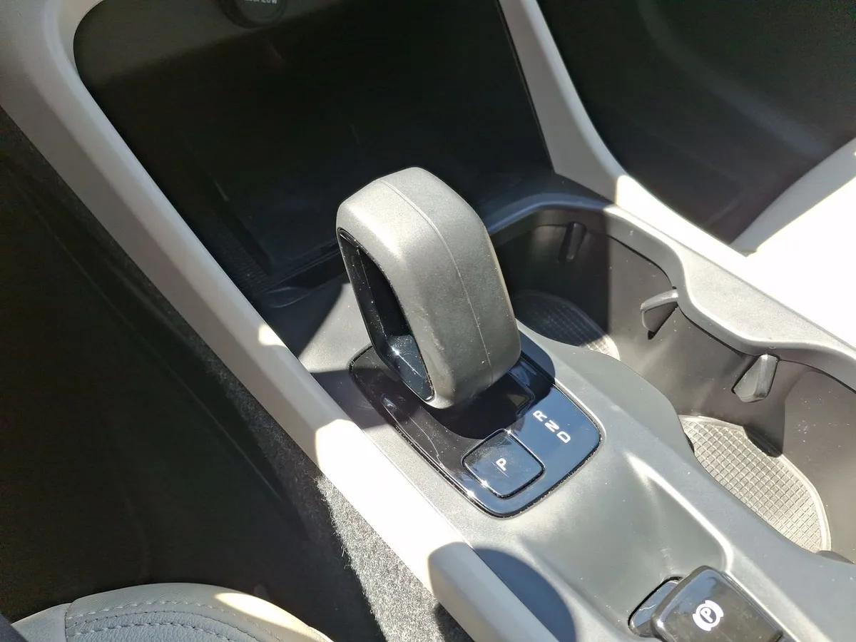 Volvo Xc40 2.0 B4 Plus Hibrido Fwd 4x2 At 5p año 2025