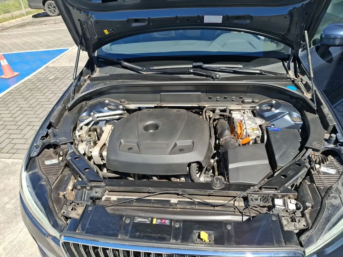 Volvo Xc60 2.0 T8 Recharge Plus Hybrid Awd At 5p año 2026