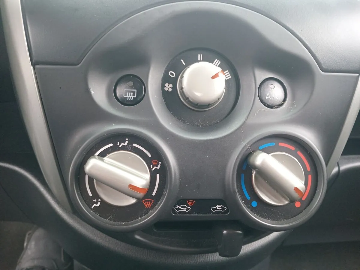 Nissan March 1.6 Sport Sense 4x2 Mt 5p año 2021