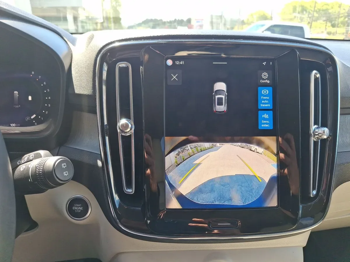 Volvo Xc40 2.0 B4 Plus Hibrido Fwd 4x2 At 5p año 2025