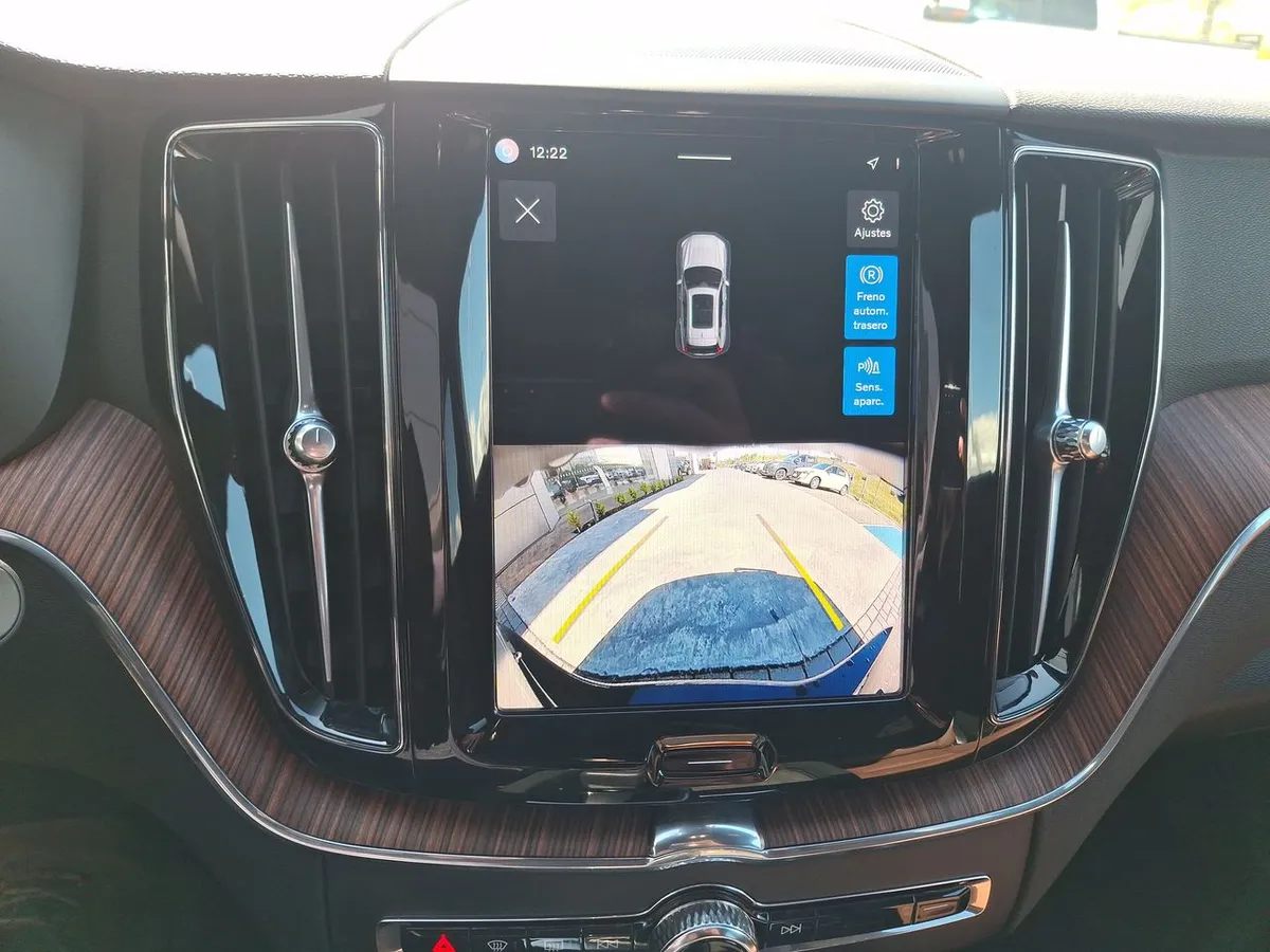 Volvo Xc60 2.0 T8 Recharge Plus Hybrid Awd At 5p año 2025