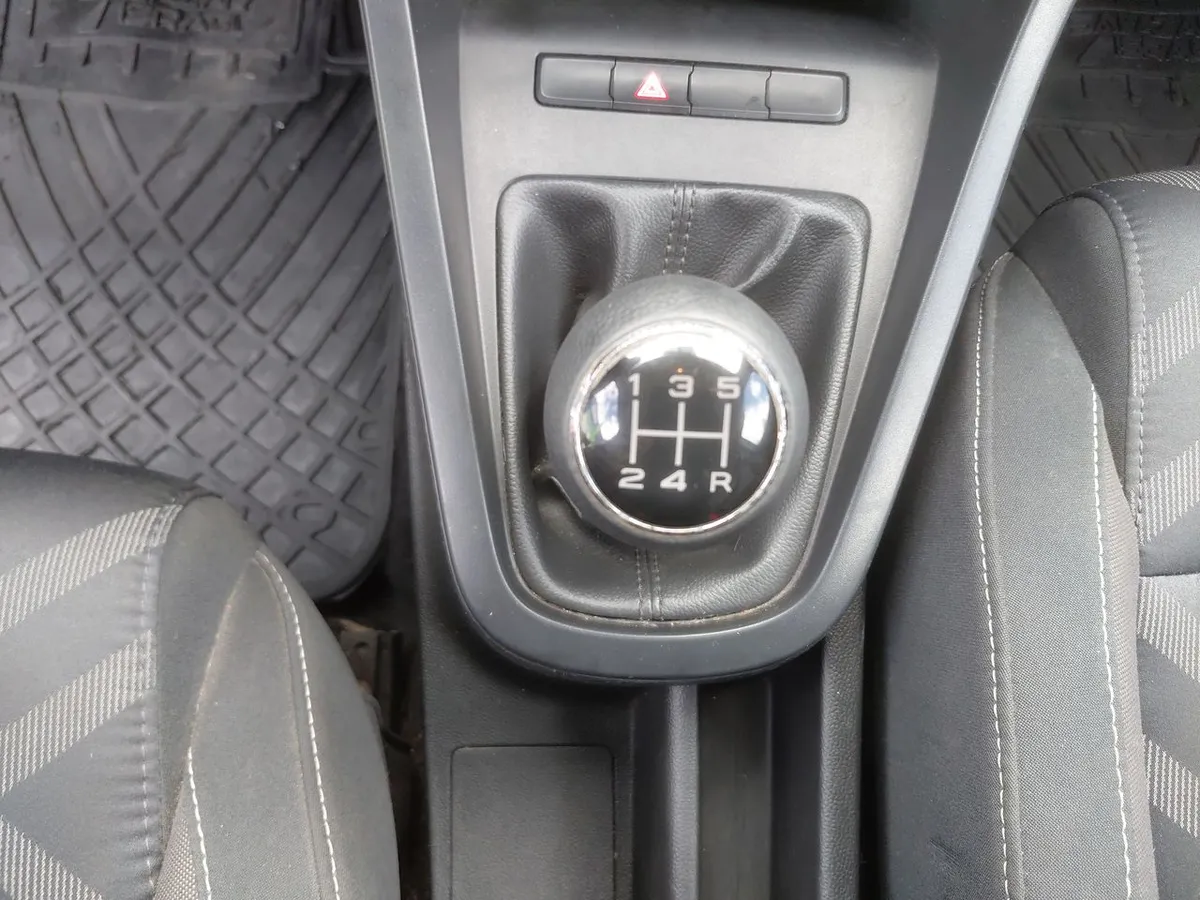 MG 3 1.5 Std 4x2 Hb Mt 5p año 2022