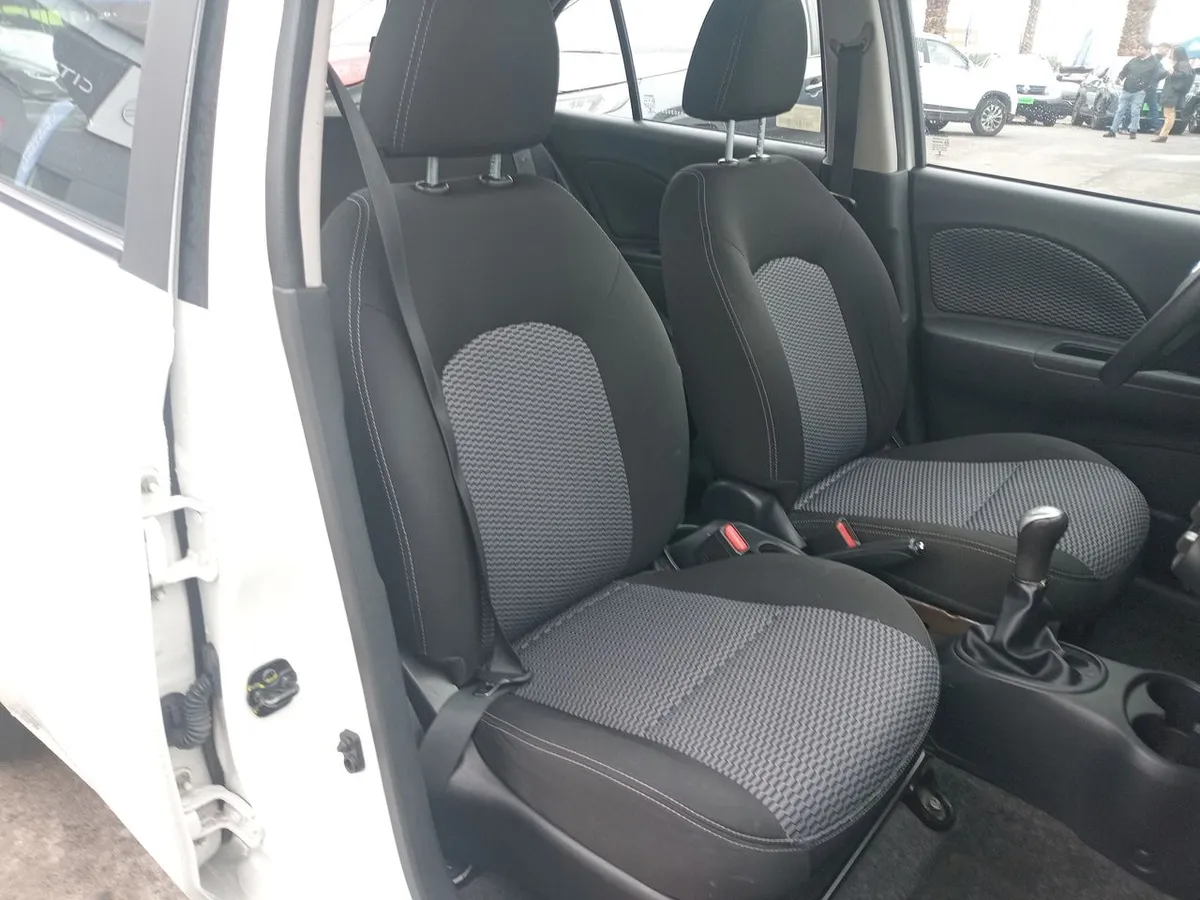 Nissan March 1.6 Sport Sense 4x2 Mt 5p año 2021