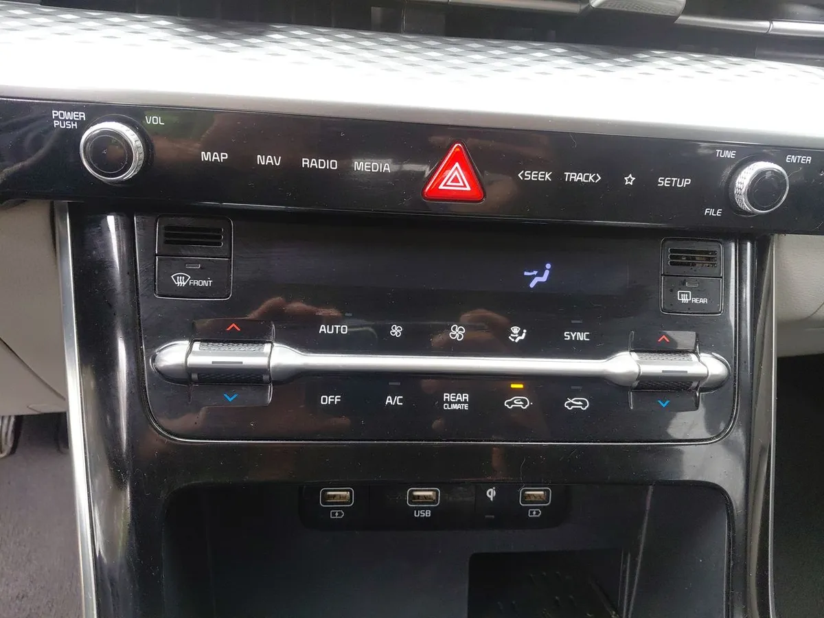 Kia Carnival 3.5 Ex 4x2 8at 5p año 2022