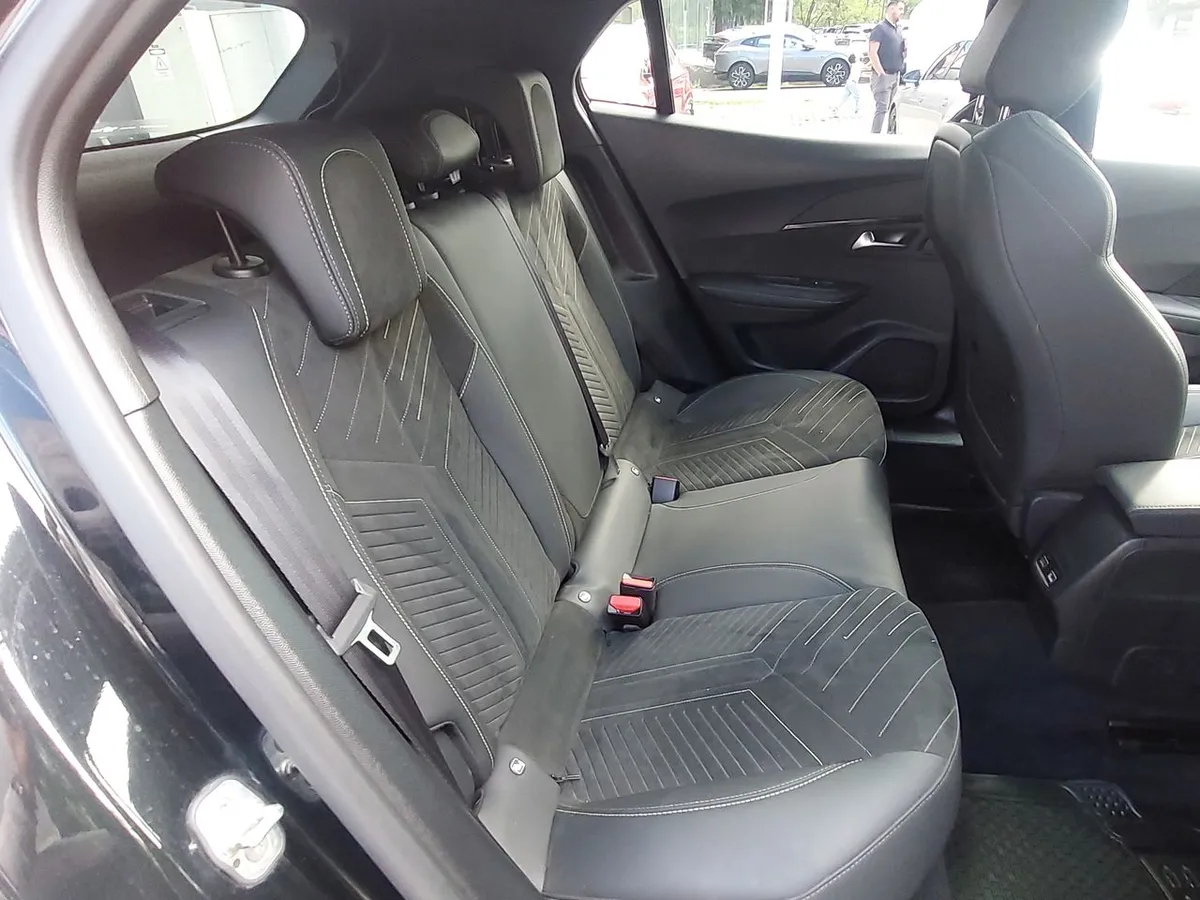 Peugeot 2008 1.5 Gt Bluehdi 130hp Diesel 4x2 Eat8 5p año 2024