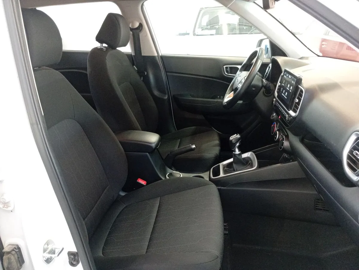 Hyundai Venue 1.6 Qx Value 4x2 Mt 5p año 2020