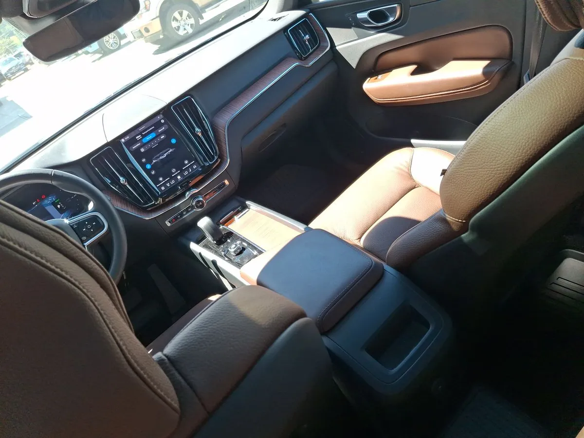 Volvo Xc60 2.0 T8 Recharge Plus Hybrid Awd At 5p año 2026