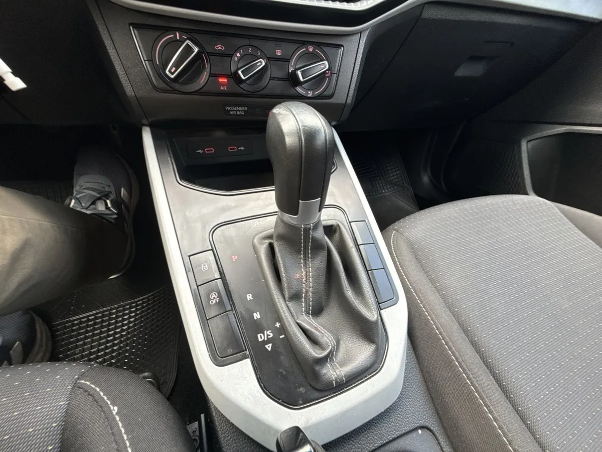 Seat Arona 1.0 Tsi Style 4x2 At 5p año 2023