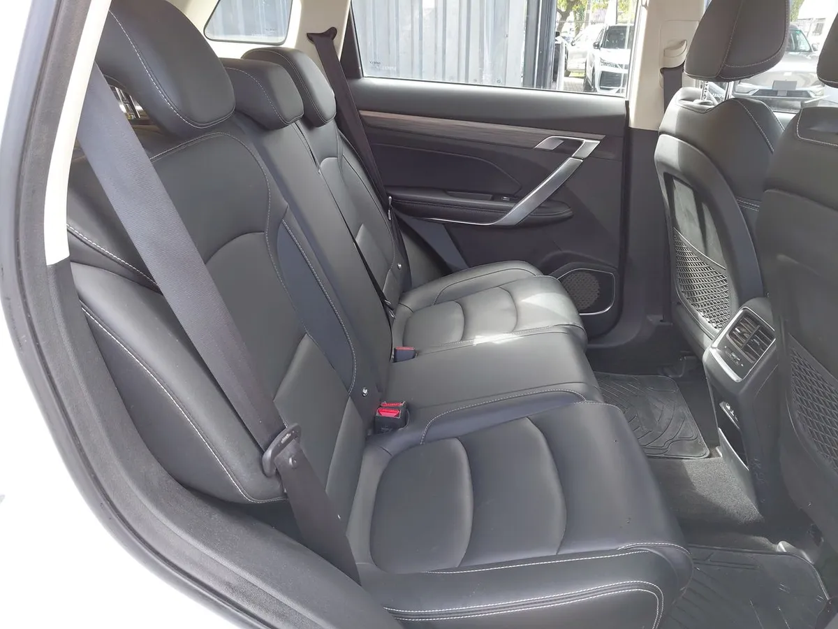Geely Azkarra 1.5t Comfort 4x2 6at 5p año 2023