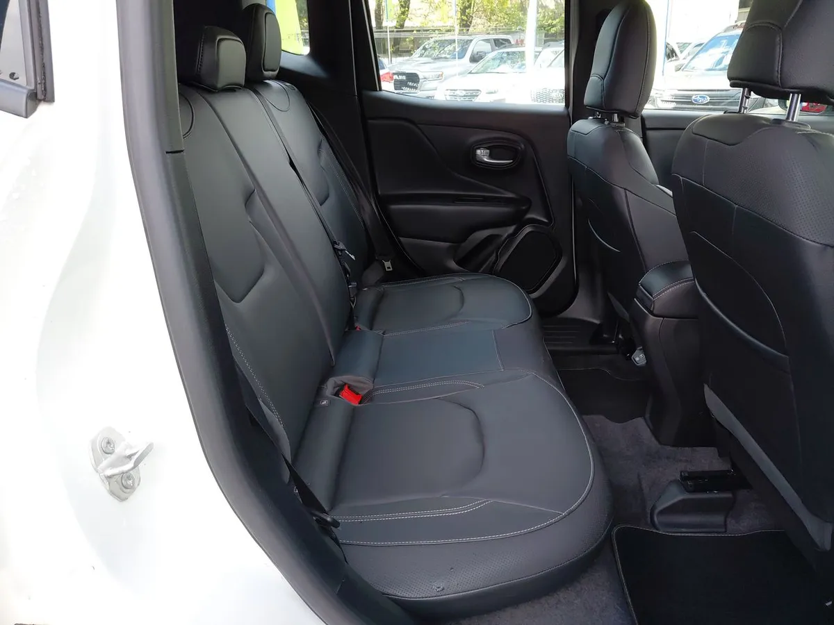 Jeep Renegade 1.3t Longitude 4x2 At 5p año 2025
