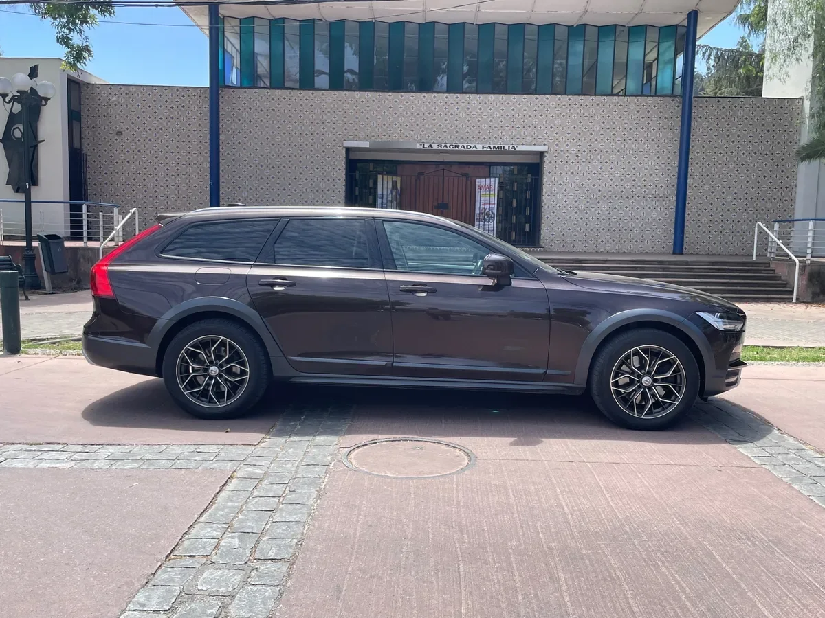 VOLVO V90 2.0 T5 Cross Country Kinetic At 4x4 año 2018
