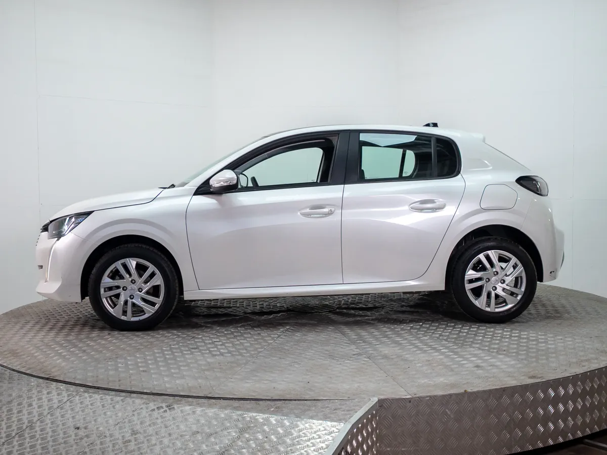 Peugeot 208 Puretech 75 Mt 1.2 año 2023