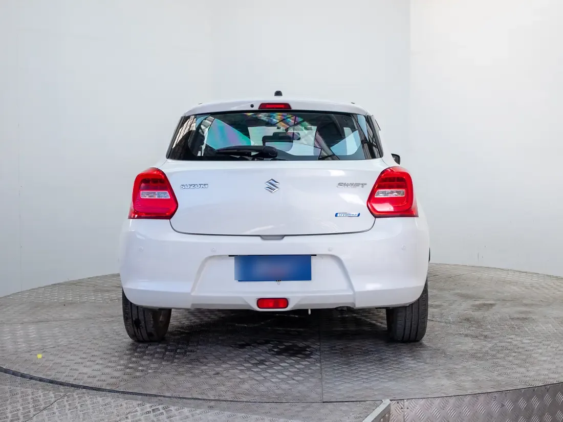 Suzuki Swift 1.2 Mt Hybrid Plus año 2024